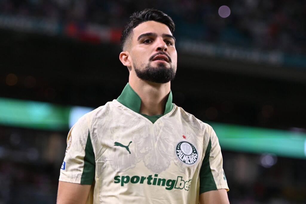 brasileirao:-argentina-libera-flaco-lopez-para-jogo-contra-o-santos