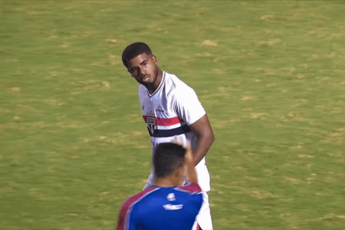 jogador-do-sao-paulo-acusa-atacante-do-fortaleza-de-racismo-no-sub-20