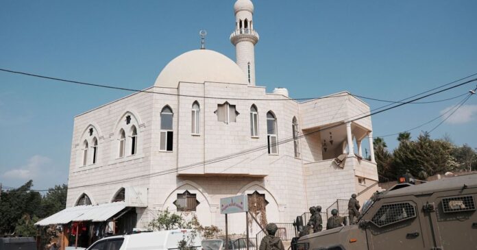 colonos-israelenses-incendeiam-mesquita-em-onda-de-ataques-na-cisjordania