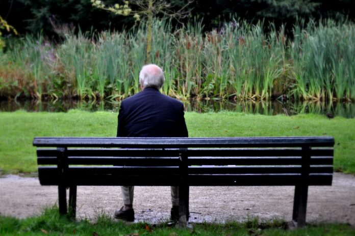 envelhecer-sem-solidao:-qual-e-o-impacto-da-vida-social-no-cerebro?