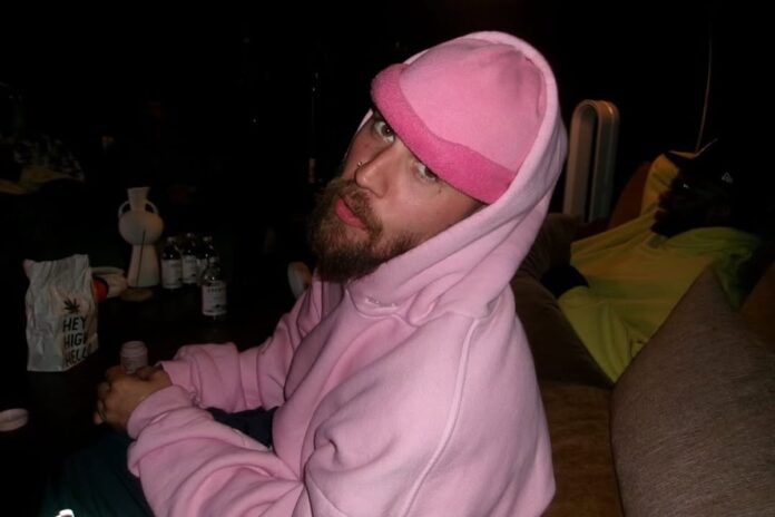 justin-bieber-sofre-acidente-com-skate-e-reclama-de-fortes-dores