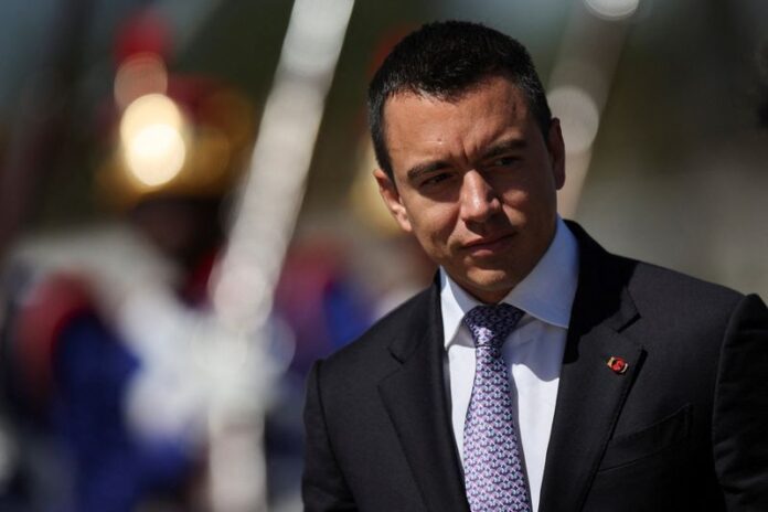 equatorianos-rejeitam-bases-estrangeiras-e-nova-constituicao-em-referendo