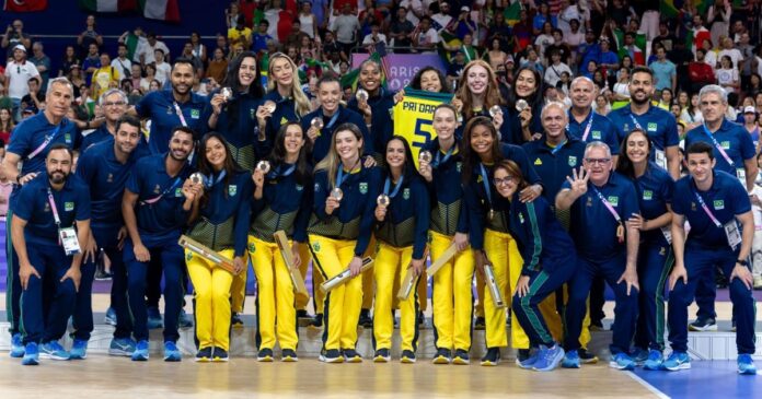 medalhistas-olimpicas-avaliam-cobranca-por-titulos-na-selecao:-“natural”