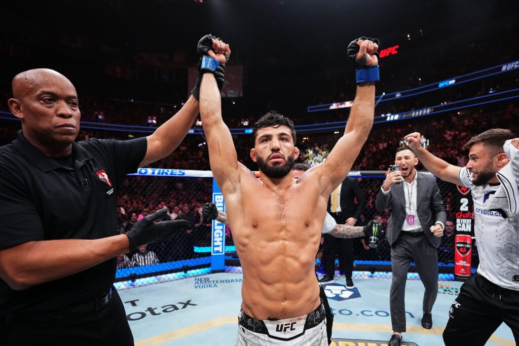 ufc-catar:-tsarukyan-volta-ao-octogono-depois-de-1-ano-e-meio-de-pausa