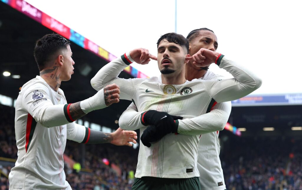 chelsea-vence-burnley-e-assume-vice-lideranca-da-premier-league