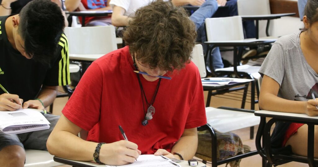 fuvest-2026:-confira-gabarito-oficial-da-prova-v2-da-primeira-fase