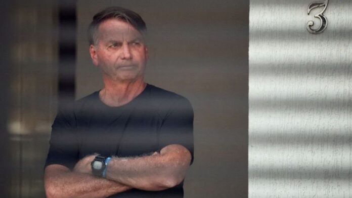 bolsonaro,-torres-e-ramagem-nao-recorrem-e-se-aproximam-do-inicio-da-pena