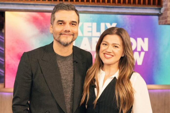 wagner-moura-samba-durante-entrevista-e-encanta-apresentadora:-“sexy”