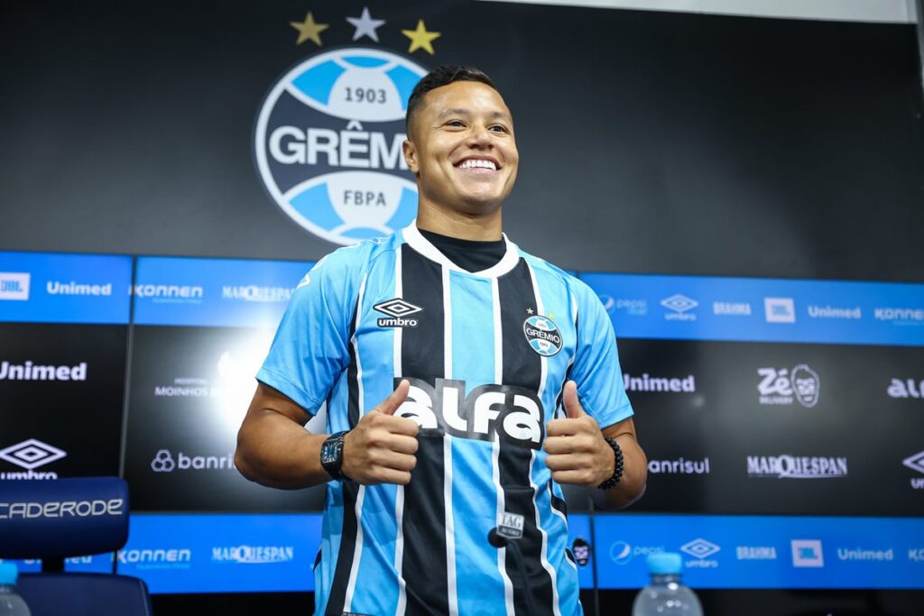 stjd-suspende-marlon,-do-gremio,-por-criticas-a-arbitragem;-entenda