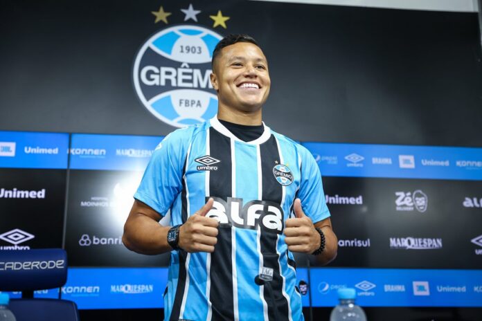 stjd-suspende-marlon,-do-gremio,-por-criticas-a-arbitragem;-entenda