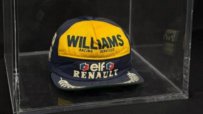 bone-de-ayrton-senna-vai-a-leilao;-saiba-qual-o-lance-inicial