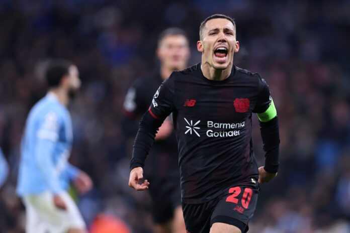 champions:-leverkusen-vence-city-fora-de-casa-e-sobe-na-classificacao