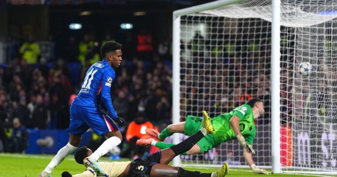 estevao-fala-de-vitoria-do-chelsea-contra-o-barcelona-pela-champions