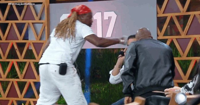 “a-fazenda”:-creo-e-expulso-do-reality-apos-dar-soco-em-fabiano