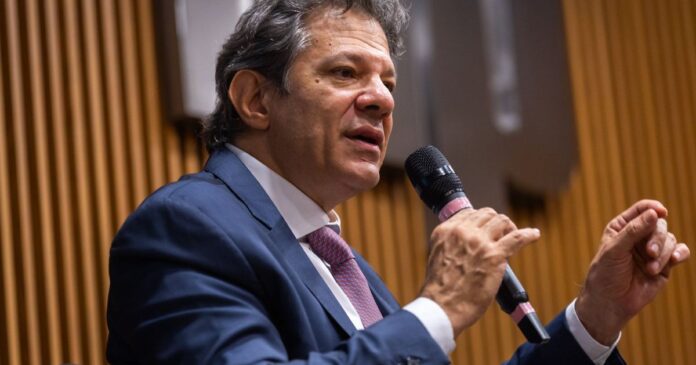 isencao-do-ir:-andar-de-cima-foi-convidado-a-fazer-ajuste,-diz-haddad