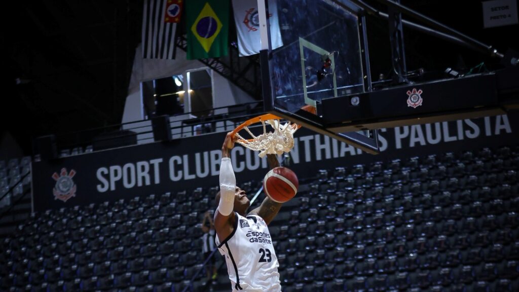 corinthians-anuncia-fim-das-atividades-do-basquete-profissional-e-base