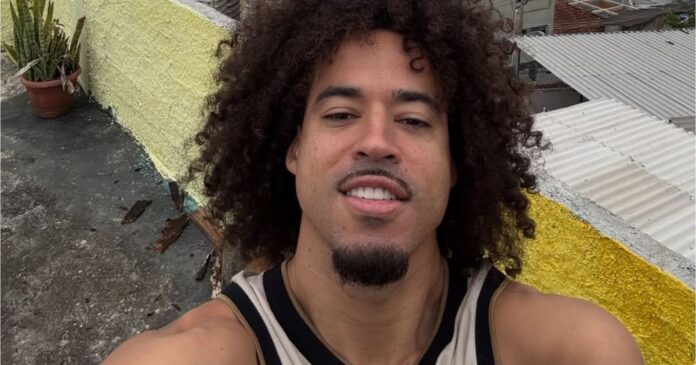 l7nnon-lembra-infancia-pobre:-“tinha-o-sonho-de-ter-um-relogio”