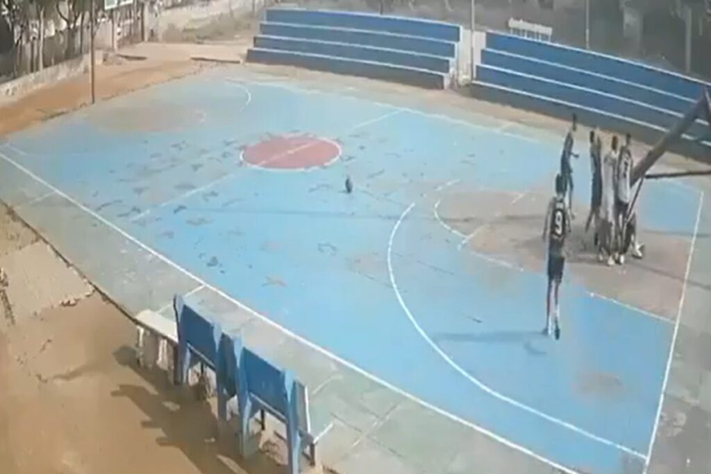 video:-jogador-de-16-anos-morre-esmagado-por-cesta-durante-treino-na-india