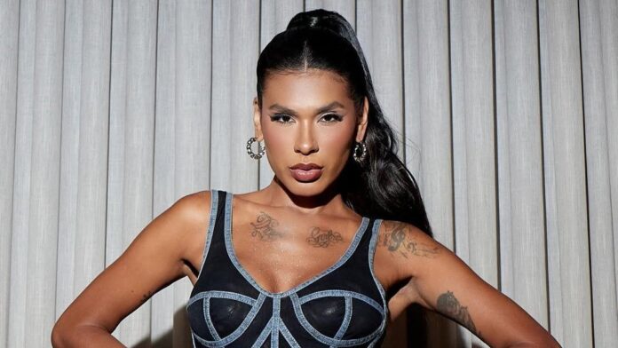 pocah-registra-momento-em-que-e-xingada-por-policial:-“como-explicar?”