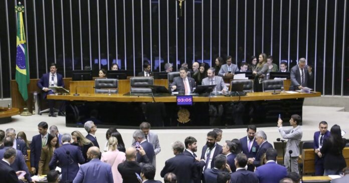 camara-derruba-vetos-do-licenciamento-e-retoma-licenca-autodeclaratoria