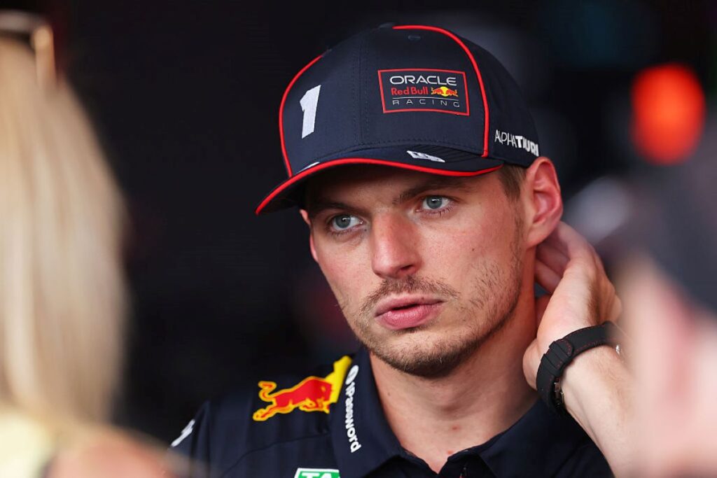 verstappen-ironiza-cenario-da-mclaren-na-briga-pelo-titulo;-confira