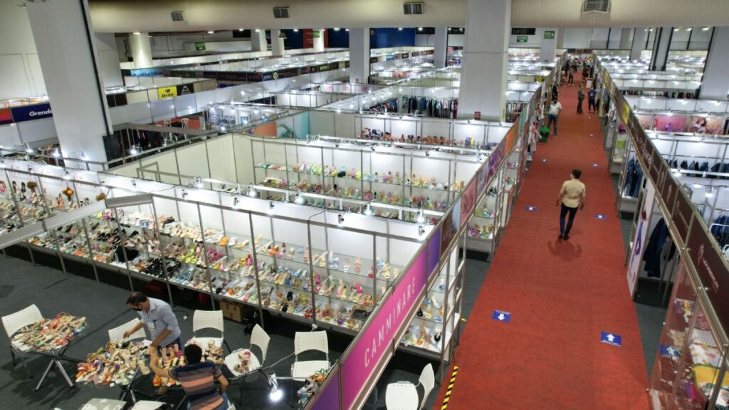 ibge:-no-trimestre,-desemprego-fica-em-5,4%,-menor-taxa-da-historia