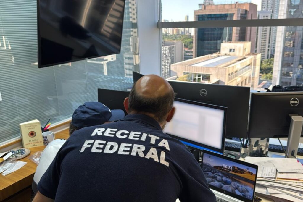 black-friday:-como-nao-cair-no-golpe-da-compra-presa-na-alfandega