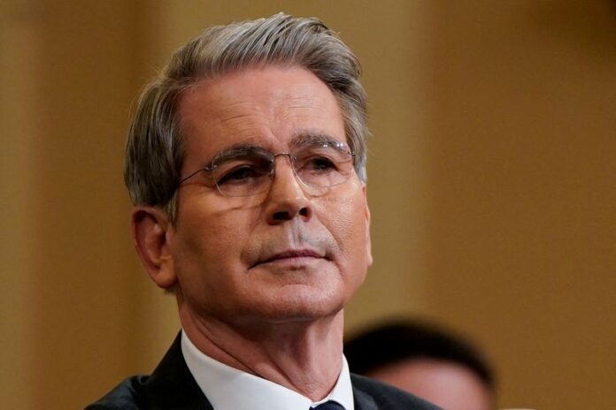 tesouro-dos-eua-avalia-cortar-beneficios-federais-para-imigrantes-ilegais