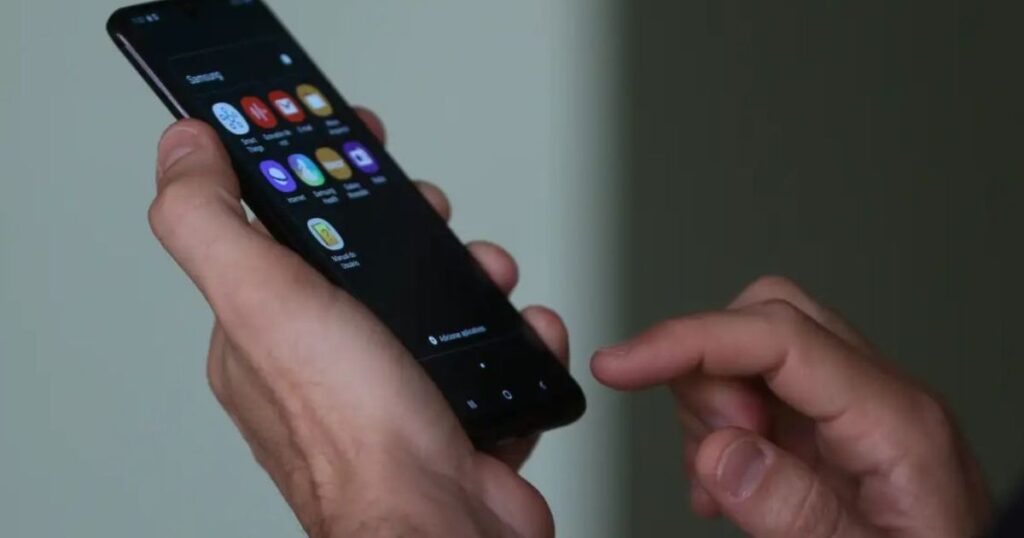 brasileiro-prioriza-durabilidade-ao-escolher-novo-smartphone,-diz-pesquisa