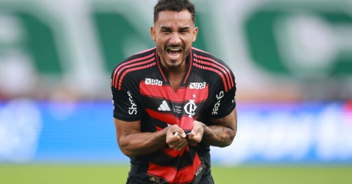 veja-gol-de-danilo-para-o-flamengo-na-final-da-libertadores