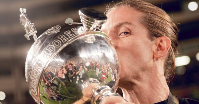 filipe-luis-destaca-final-entre-flamengo-e-palmeiras:-“maior-da-historia”