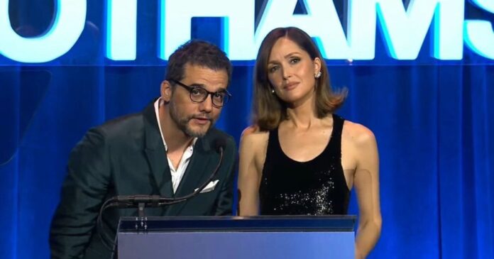 web-reage-a-wagner-moura-apresentando-premio-em-ingles-no-gotham-awards