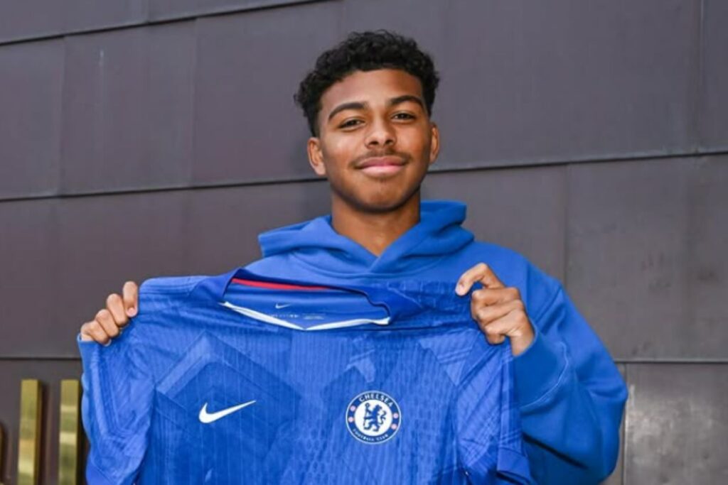 filho-de-thiago-silva-assina-primeiro-contrato-profissional;-confira