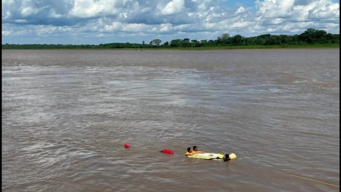 deslizamento-de-terra-no-peru-deixa-13-mortos-apos-afundar-barcos