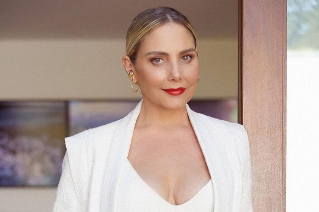 heloisa-perisse-publica-1a-foto-com-a-namorada-apos-assumir-romance