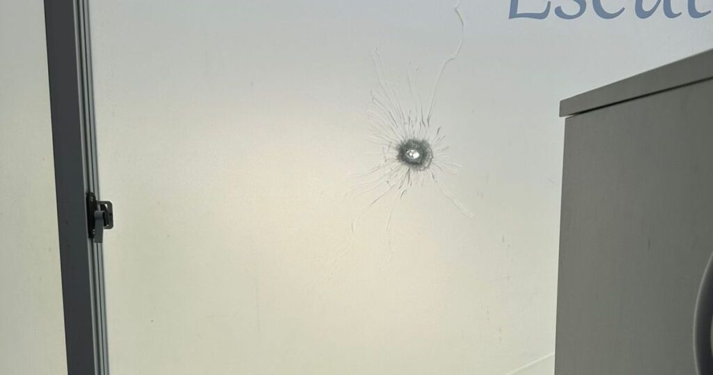 dois-homens-sao-mortos-em-meio-a-tiroteio-proximo-a-unidade-de-saude-no-rio