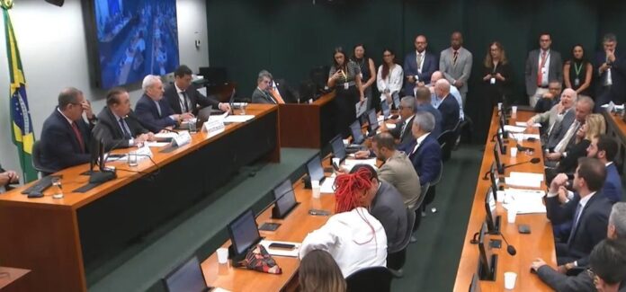 escala-6×1:-deputados-pedem-vista-e-subcomissao-nao-avanca-em-relatorio