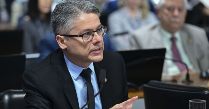 decisao-de-gilmar-sobre-impeachment-no-stf-e-escandalosa,-diz-vieira-a-cnn