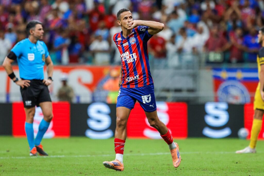 com-um-gol-em-cada-tempo,-bahia-vence-sport-no-campeonato-brasileiro