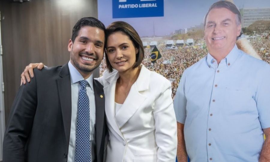 analise:-“bolsonaro-de-papelao”-e-estrategia-arriscada-para-eleicoes