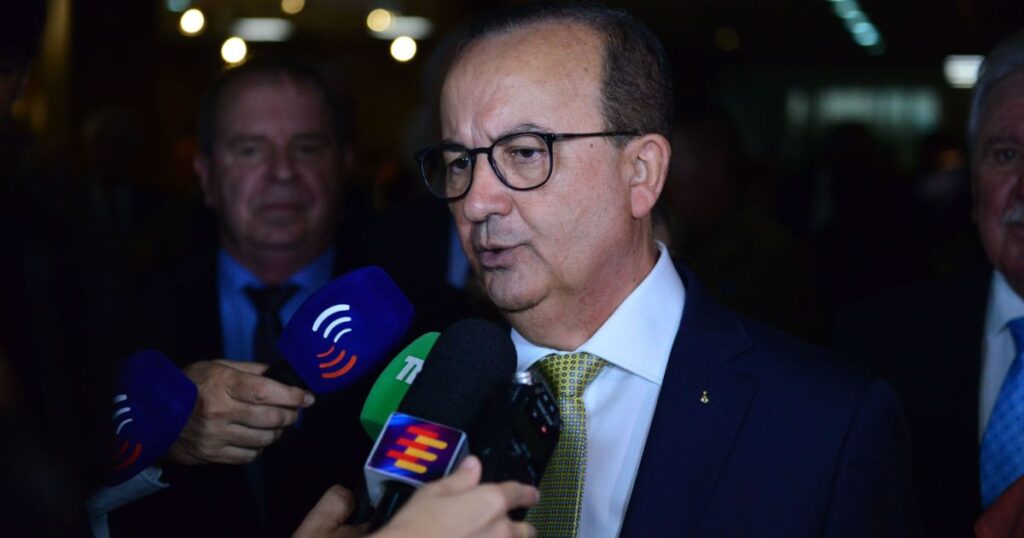 real-time:-gestao-jorginho-mello-e-aprovada-por-75%-em-sc;-20%-desaprovam