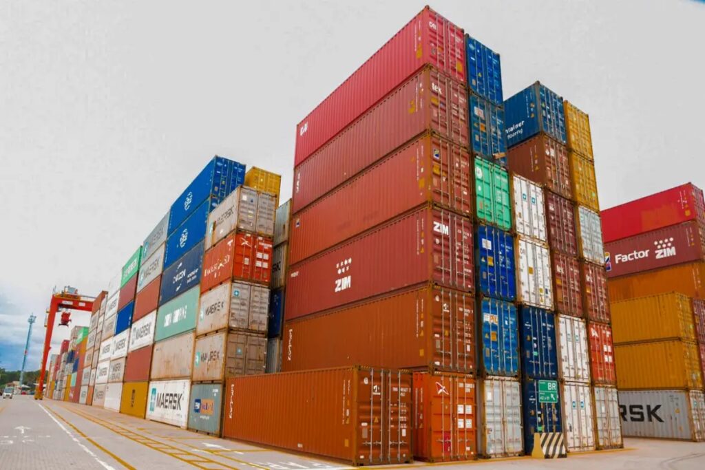 em-meio-a-tarifaco,-exportacoes-para-os-eua-caem-28,1%-em-novembro