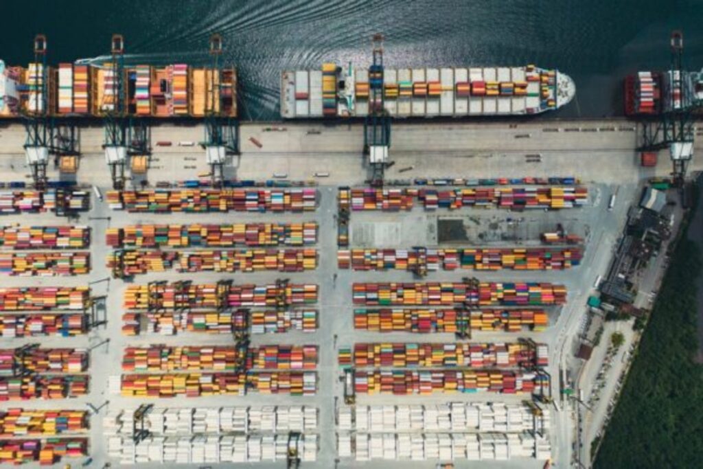 balanca-comercial-tem-superavit-de-us$-5,8-bilhoes-em-novembro