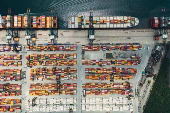 balanca-comercial-tem-superavit-de-us$-5,8-bilhoes-em-novembro