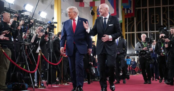 sorteio-da-copa-marca-encontro-de-estrelas-do-futebol-e-celebridades;-veja