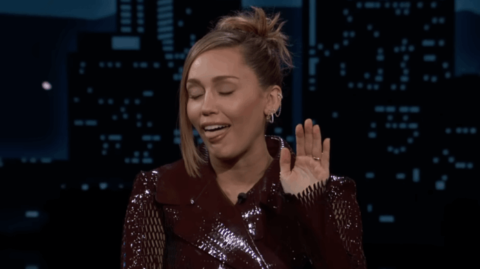 miley-cyrus-revela-fobia-incomum-que-atrapalha-rotina:-“preciso-de-ajuda”