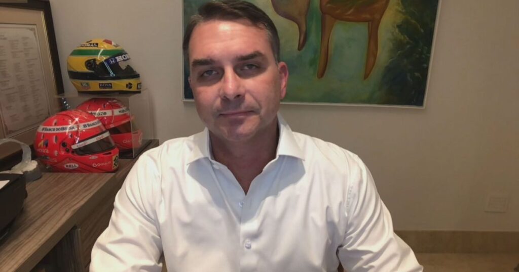 analise:-para-unir-a-direita,-flavio-anuncia-pre-candidatura-a-presidencia