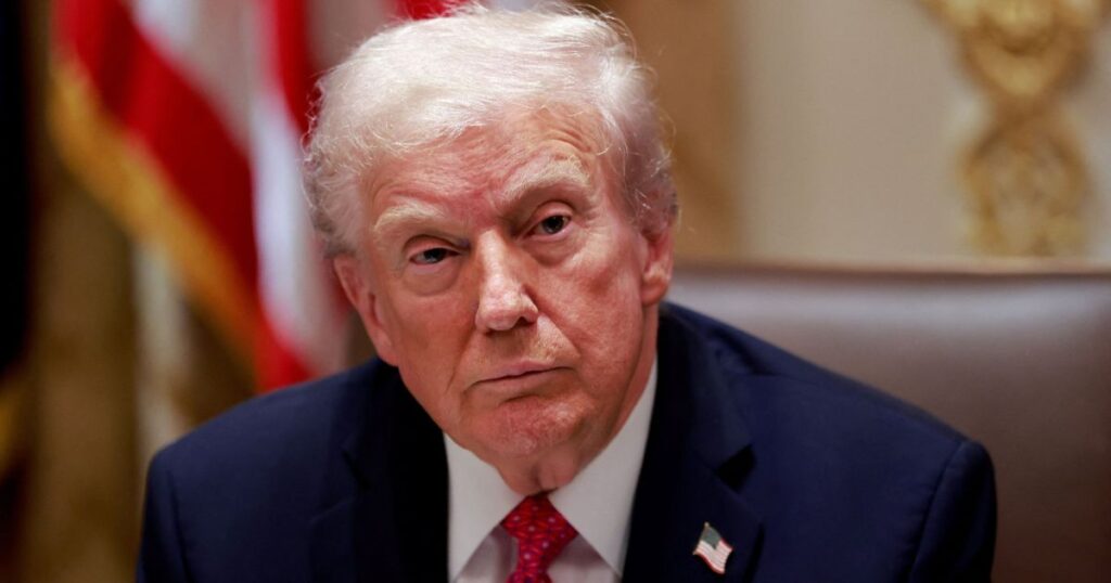 trump-diz-estar-“desapontado”-por-zelensky-nao-ter-lido-plano-de-paz