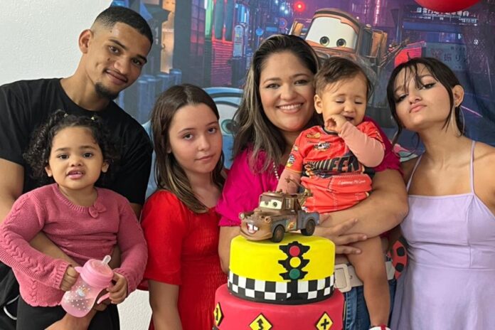 “e-possivel-gerar-vidas-saudaveis”,-conta-mae-de-4-filhos-que-tem-hiv