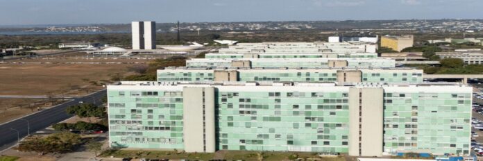 aposentadorias-acima-do-teto-custam-r$-4-bilhoes-por-ano-ao-pais